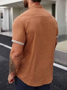 Manfinity Homme 男士鬆身披襟衫,配有對比色飾邊 - 咖啡棕 - 查看 2