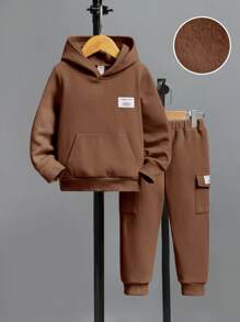SHEIN 男小童字母貼布袋鼠口袋保暖連帽衫和運動褲 - 咖啡棕 - 查看 1
