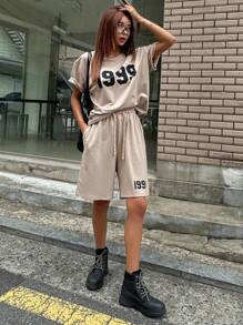 DAZY con estampado de letra Camiseta de hombros caídos & de cintura con cordón Shorts - Beis - Ver 5