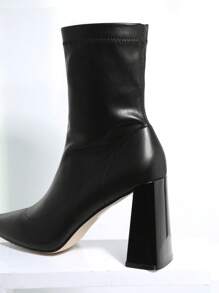 Minimalist Chunky Heeled Boots - Black - View 4
