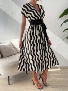 SHEIN Clasi Wave Striped Print Batwing Sleeve Belted Dress - Black - View 5