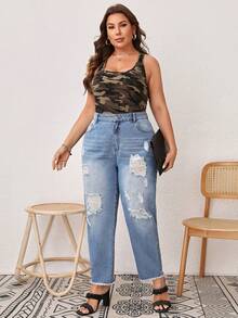 SHEIN LUNE 大碼破洞毛邊媽媽牛仔褲 - 淺色水洗藍 - 查看 3