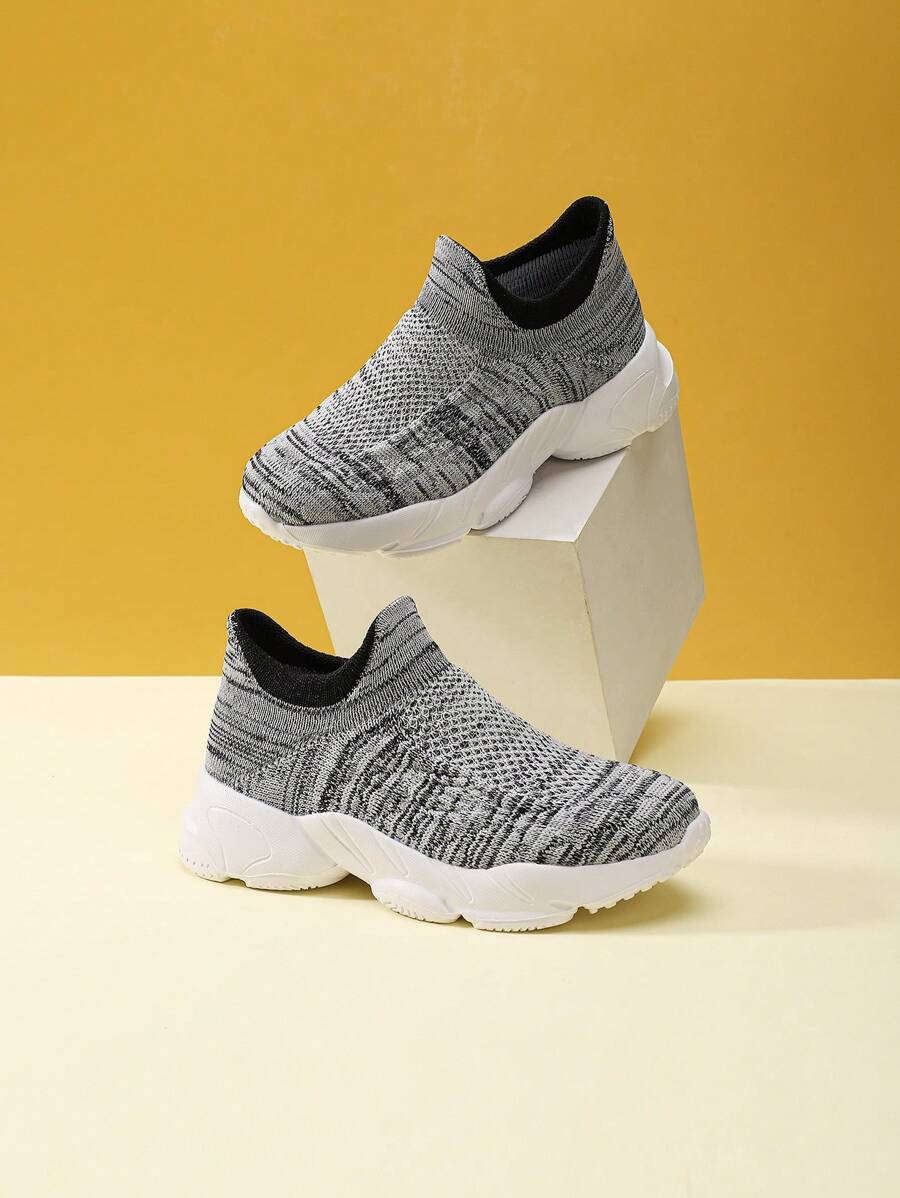 Kids' Simple Slip-on Sports Shoes With Anti-slip Soles - Grey - View 1