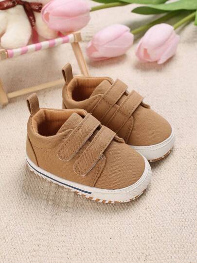 嬰兒和簡約風,舒服的和多用途運動鞋