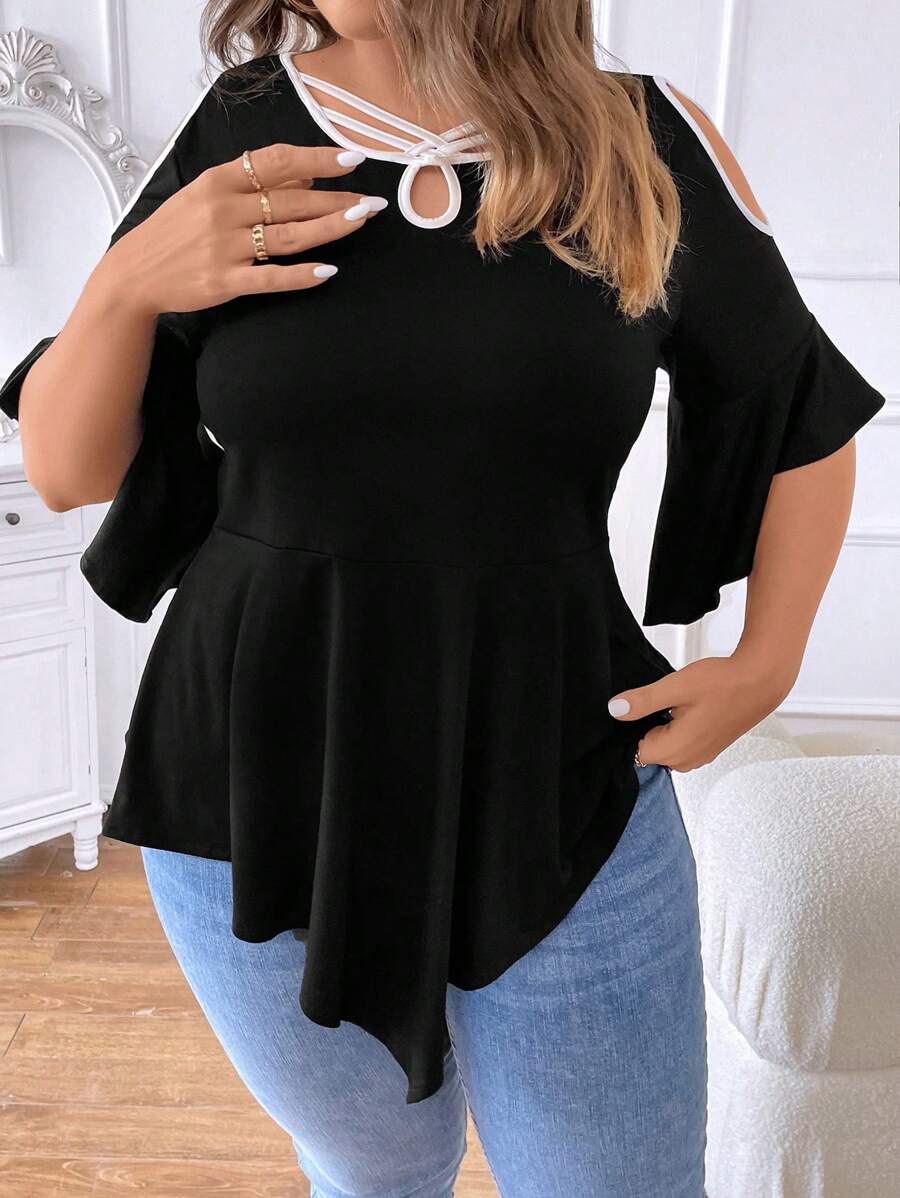 SHEIN Clasi 大碼撞色滾邊挖肩不對稱下擺T恤 - 黑色 - 查看 1