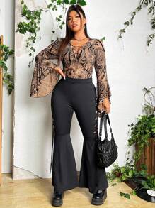 Flirla 大碼佩斯利印花前繫帶荷葉袖上衣 - 鏽棕色 - 查看 3