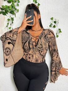 Flirla 大碼佩斯利印花前繫帶荷葉袖上衣 - 鏽棕色 - 查看 8