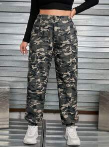 SHEIN EZwear بنطلون جينز كارجو طباعة مموه جيب جانبي قلاب مقاس كبير