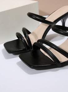 新款夏季窄跟方头独特设计搭扣高跟凉鞋，适合通勤、商务、宴会、派对、约会和购物等场合，猫跟 - 黑色 - 查看 6