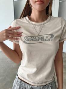 DAZY Camiseta corta con gráfico de letra Y2K - Beis - Ver 5