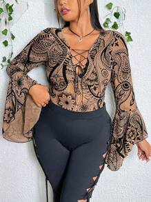 Flirla 大碼佩斯利印花前繫帶荷葉袖上衣 - 鏽棕色 - 查看 1