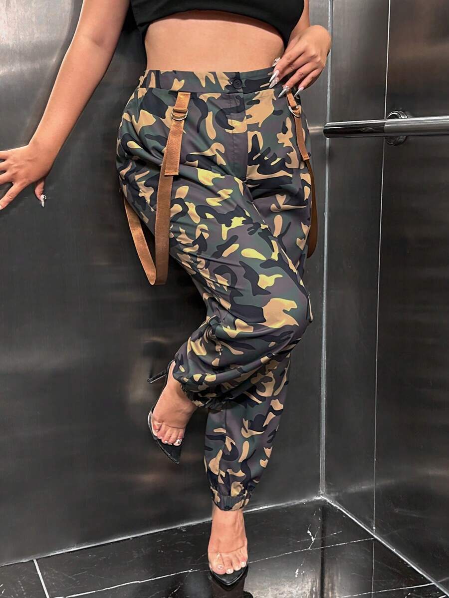 SHEIN SXY Plus Camo Print Buckle Detail Flap Pocket Pants - Army Green - View 1