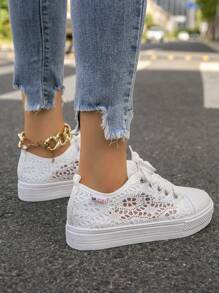 Của phụ nữ Giải trí Điền kinh Giày dép Với Thiết kế rỗng , Mặt trước Ren Và Trượt patin Vẻ bề ngoài - trắng - Xem 2