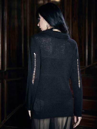 Maglione monocolore con strappati collo drapeggiato