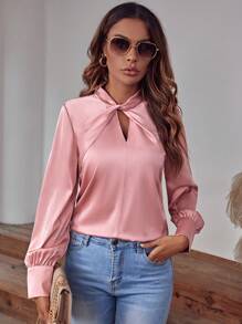 SHEIN Clasi 前扭結鎖眼領緞面襯衫 - 粉色 - 查看 3