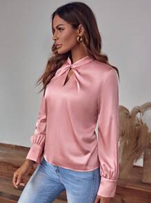 SHEIN Clasi 前扭結鎖眼領緞面襯衫 - 粉色 - 查看 4