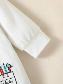SHEIN Playful Pals 男嬰服小醫生印花長袖連身衣，附繡花帽，適用於日常、休閒、派對、秋季 - 白色 - 查看 5