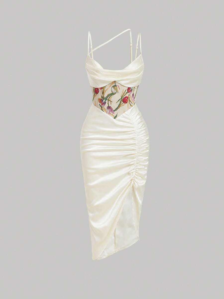 SHEIN MOD Vestido de tirantes con estampado floral fruncido de muslo con abertura de satén - Beis - Ver 1