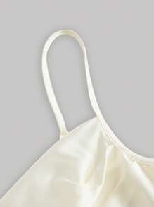 SHEIN MOD 印花褶邊高衩緞面吊帶連衣裙 - 米色 - 查看 3