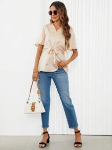 SHEIN LUNE Blusa unicolor con nudo delantero de manga mariposa
