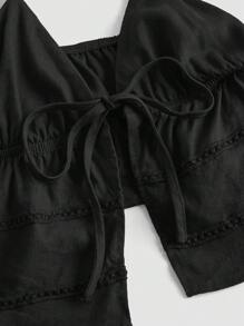 SHEIN ICON Áo hai dây Lộ Lưng Tương phản ren Thắt nơ trước màu trơn Boho - màu đen - Xem 4