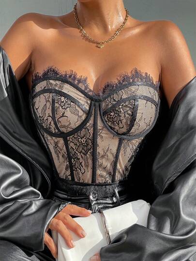 Glamine Top tubo crop panel con encaje de pestaña bustier