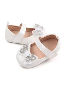 女婴闪光蝴蝶结玛丽珍鞋，防滑橡胶鞋底，钩环扣 - 白色 - 查看 3