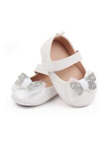 女婴闪光蝴蝶结玛丽珍鞋，防滑橡胶鞋底，钩环扣 - 白色 - 查看 4