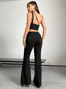 SHEIN X Danna Paola SHEIN ICON de un hombro con abertura Top crop & pierna amplia con cinturón Pantalones