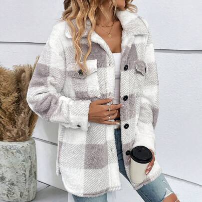 Cappotto morbido con stampa a quadri buffalo, tasche con patta e spalle a caduta, adatto per l'autunno/inverno