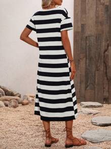 SHEIN LUNE 條紋印花下擺開叉T恤連衣裙 - 黑與白 - 查看 2