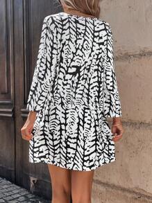 EMERY ROSE Vestido con estampado de cuello con cordón - Blanco y Negro - Ver 2