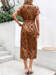 SHEIN Unity Abito chemisier stampato all over con manica a pipistrello con cintura - Multicolore - Visualizzare 2