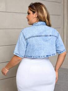 SHEIN Tall CURVE Damen Große Größen blaue Jeans Lässig Kurzarmhemden Sommer, Urlaubsoutfits Frau, Ostern, Frühling, Western, Bürooutfits für Frauen, Raveoutfits, Babyparty Kleid, Cottagecore, Country Outfits Frauen, Chic, Sommerobertteile, Ausgeh-Oberteile Frauen, süße Sommerobertteile