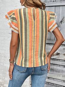 SHEIN LUNE 條紋印花鏤空蕾絲花邊蝴蝶袖襯衫 - 彩色 - 查看 3