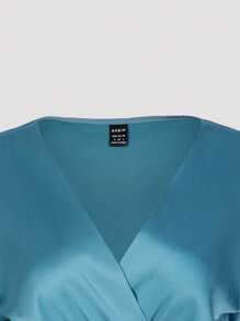 SHEIN LUNE 燈籠袖帶扣細節圍裹緞面連衣裙 - 藍色 - 查看 4