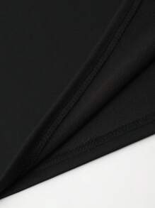 Manfinity Roghcode 男士宽松字母标语图案落肩休闲短袖 T 恤，男友礼物 - 黑色 - 查看 4