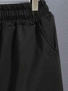 Manfinity Campus Court 男士字母圖案落肩T恤和短褲 - 黑色 - 查看 4