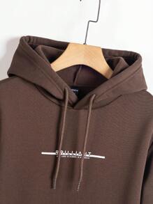 Manfinity RebelGame 男士字母圖案抽繩加絨內裏連帽衫 - 巧克力棕 - 查看 4