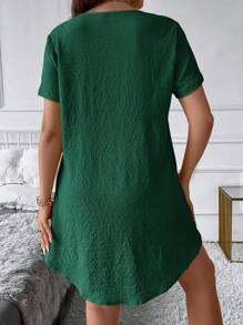 SHEIN LUNE Talla grande Shorts con blusa unicolor bajo cruzado - Verde Oscuro - Ver 2