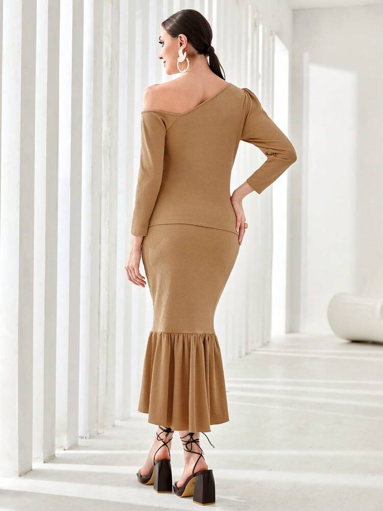 Asymmetrical Neck Top & Mermaid Hem Skirt Without Belt