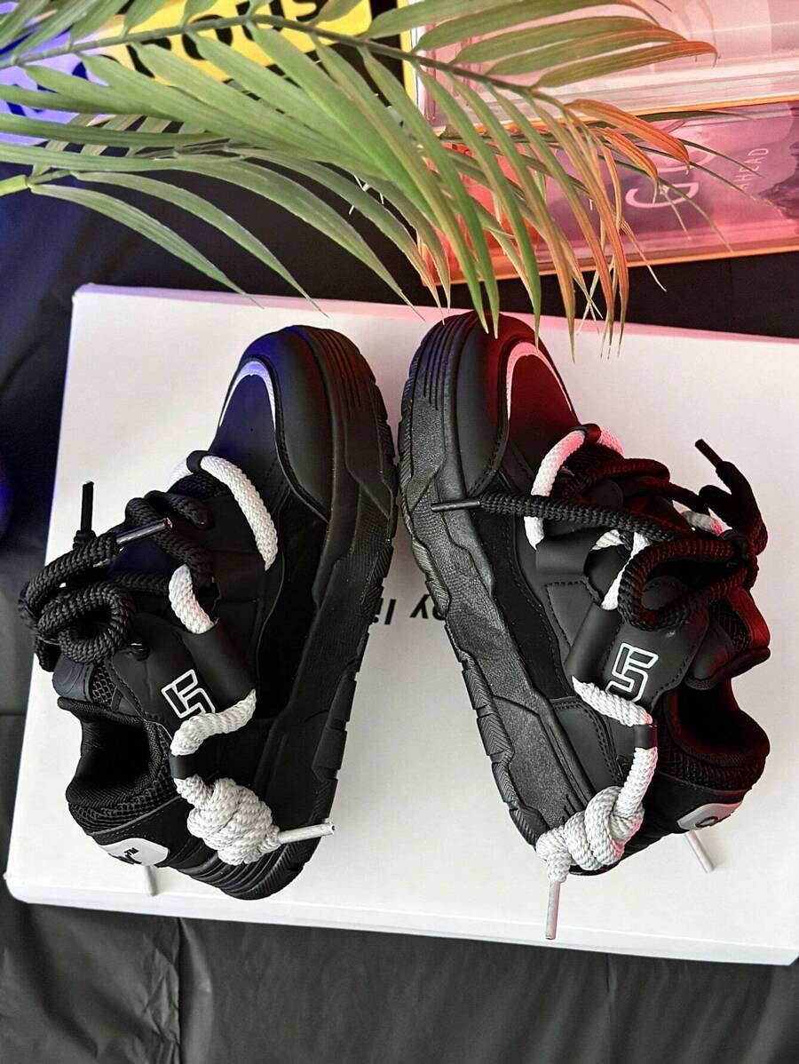 高品质男士时尚休闲滑板运动鞋，新款设计学生鞋