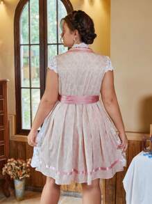 SHEIN Frenchy 大碼花卉刺繡前繫帶洋裝不帶襯衫 - 粉色 - 查看 2