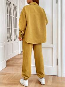 SHEIN EZwear 1 件字母贴片落肩灯芯绒衬衫和 1 条裤子 - 芥末黃 - 查看 3