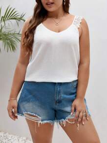 SHEIN Frenchy 大碼鏤空蕾絲花邊寬肩帶上衣 - 白色 - 查看 7