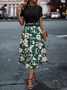 SHEIN VCAY Solid Tee & Floral Print Skirt Without Belt - Dark Green - View 1