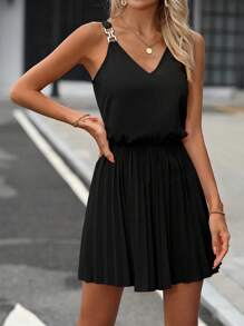 SHEIN Essnce 鏈條細節百褶下擺吊帶連體短褲 - 黑色 - 查看 4