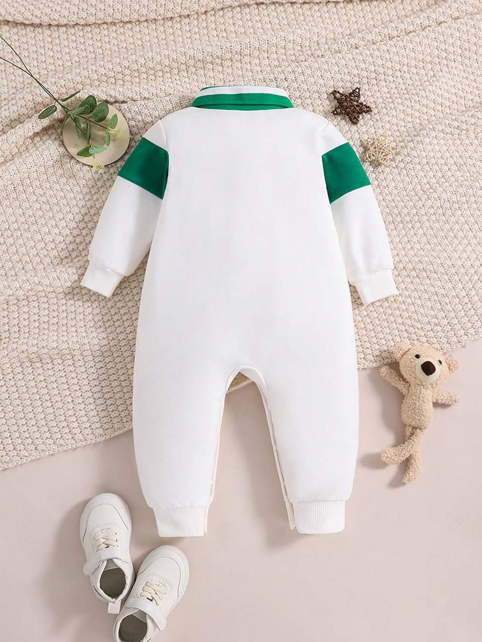 Baby Girl Bear & Letter Graphic Contrast Polo Neck Jumpsuit
