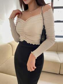 DAZY Vai lạnh Ren Mộc nhĩ Xù Áo thun - Màu be - Xem 3
