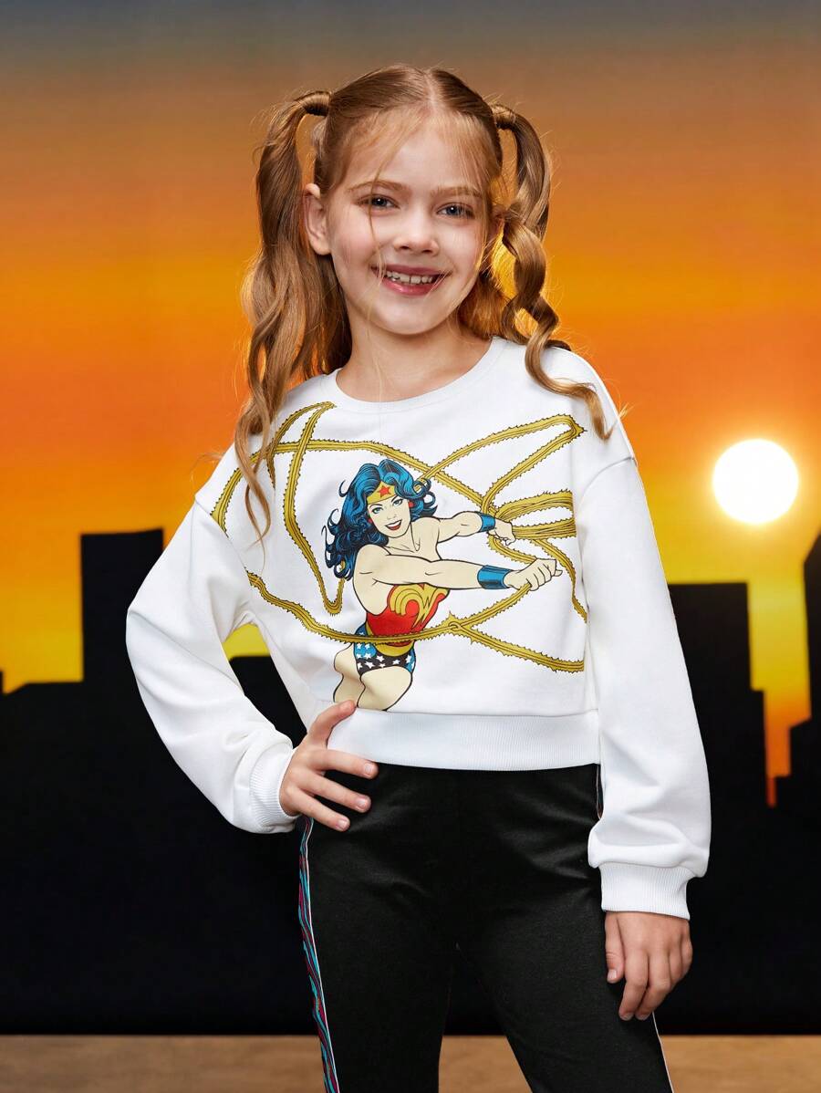 WONDER WOMAN X SHEIN 女大童人像圖案落肩袖套頭衫 - 白色 - 查看 1